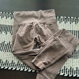 SHEIN, brand new, scrunch butt leggings, size small